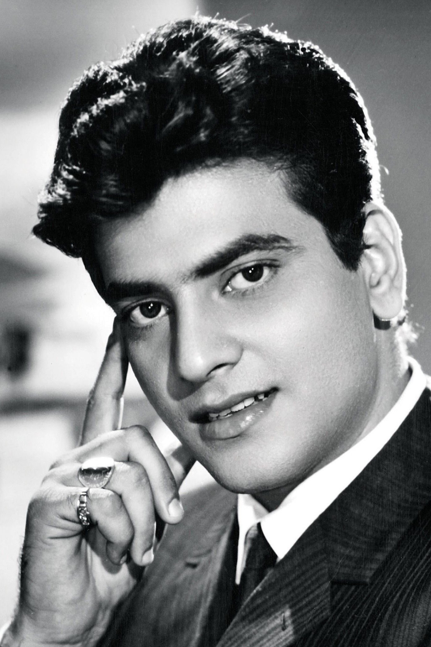 Jeetendra as Raju in Mere Humsafar