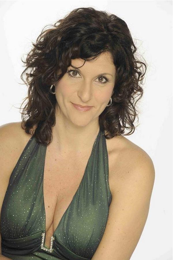 Federica Cifola as Preside Ada Sermiglio in Un Professore