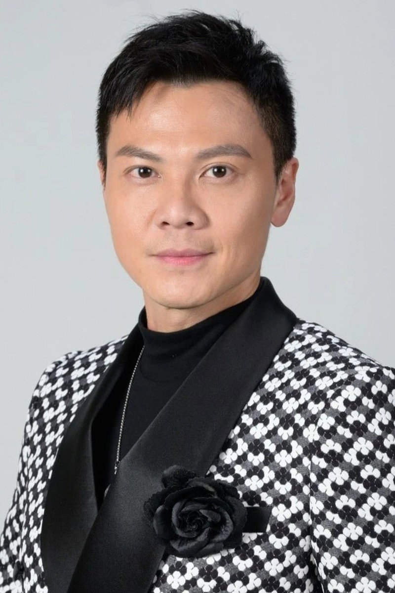 莫家淦 as KC in Dead Ringer