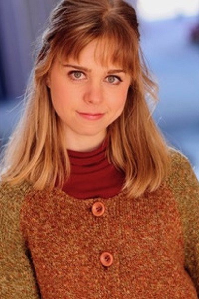 Cheyenne Rose Martin as Mia (as Cheyenne Martin) in Awake