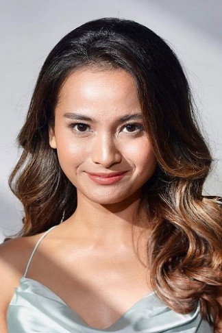 Acha Septriasa as Rissa in Saturday With Dad