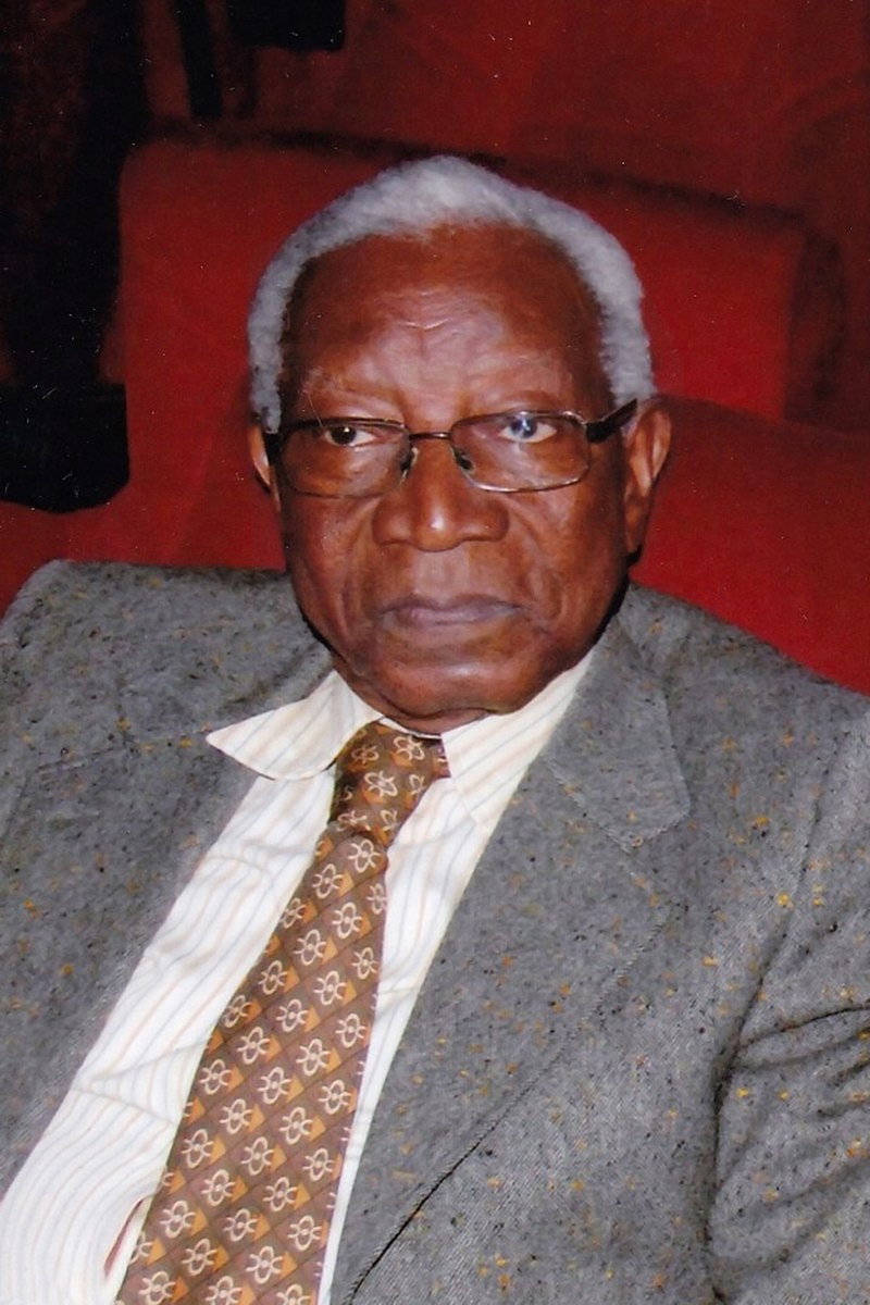 Timité Bassori as Self in Tahar Chériaa: A l'Ombre du Baobab