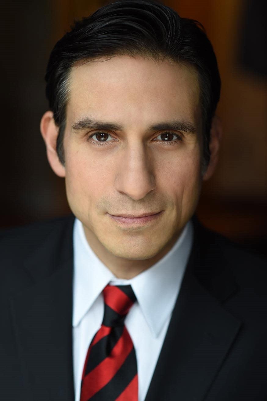 Chris Orbach as Narrator in Meet the Royals