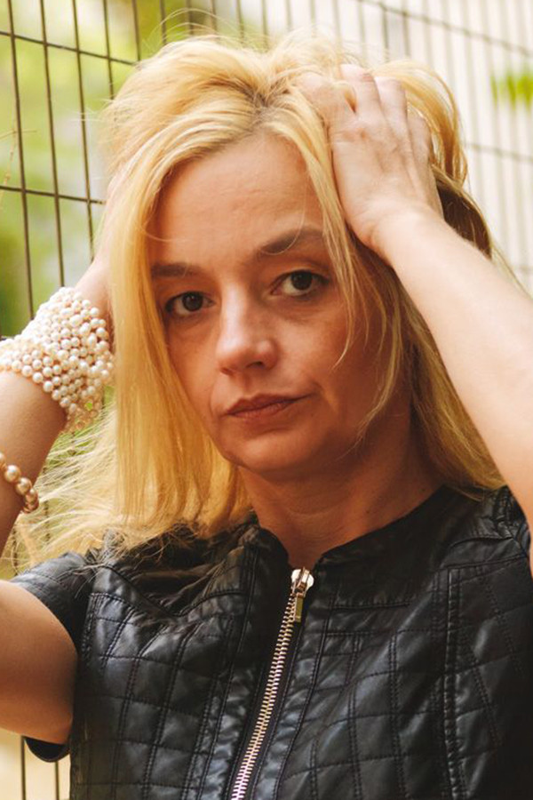 Λένα Κιτσοπούλου as Anna in Fake News