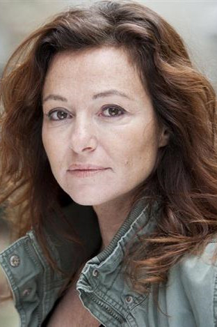 Alexandra Simon as Silhouette Bureau 3 in Les Yeux Grands Ouverts