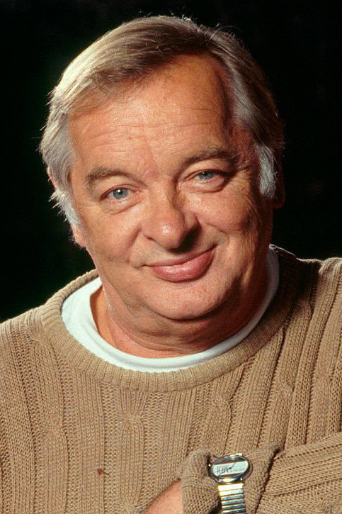 Jean-Paul Roussillon as Busch in L'Argent