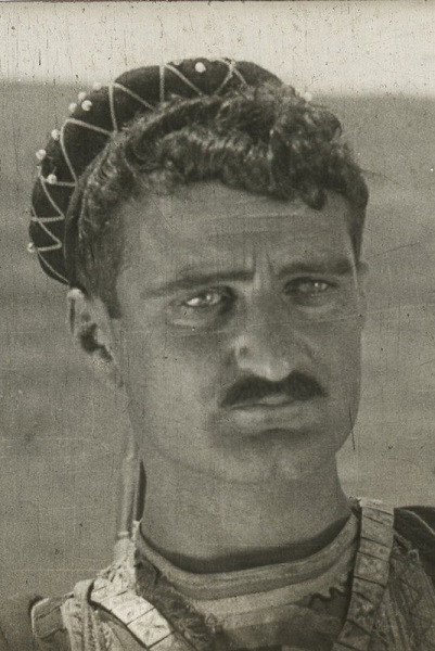 კოხტა ყარალაშვილი as Shakir in Shakir