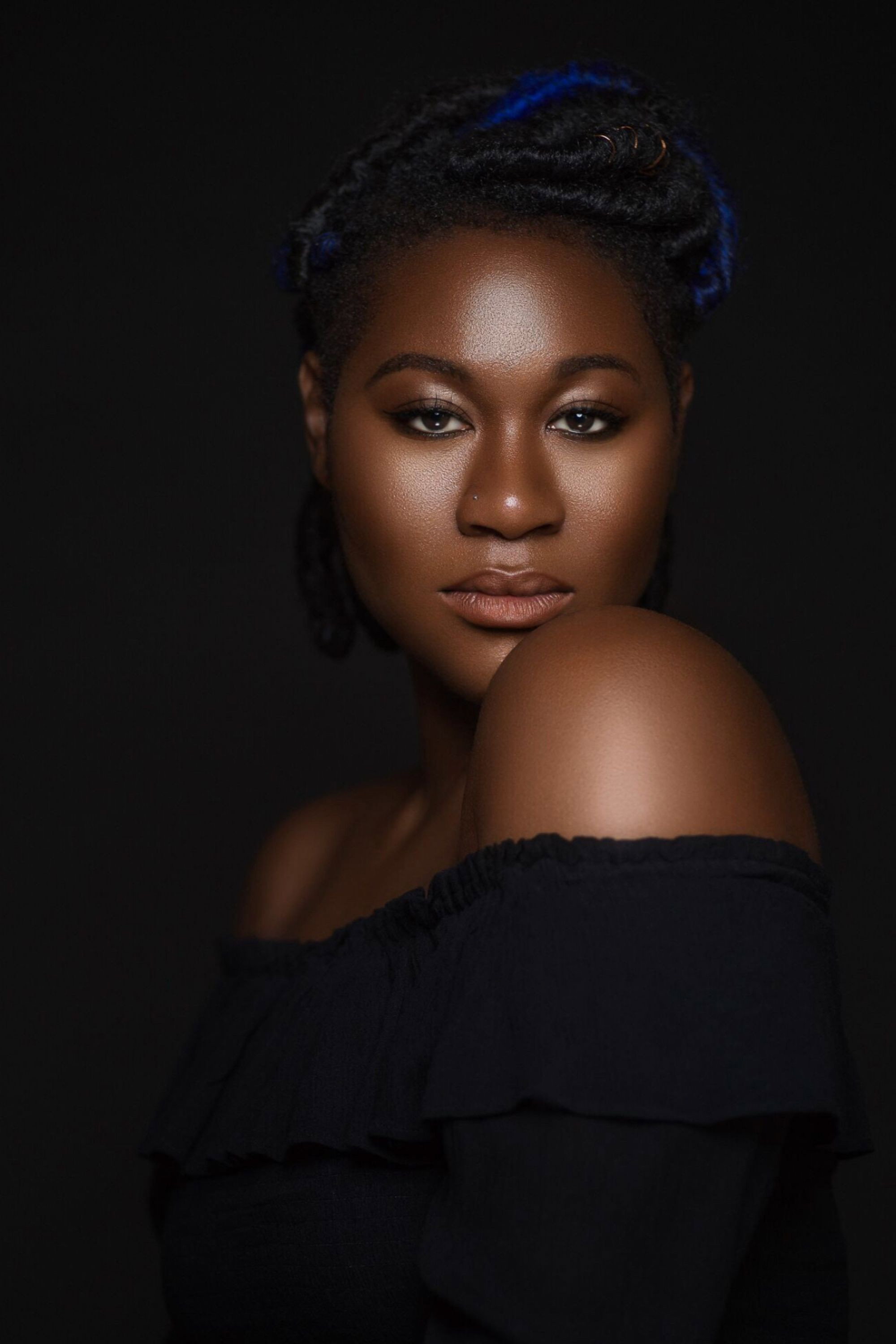 Zenzi Williams as Monique in Christmas with You