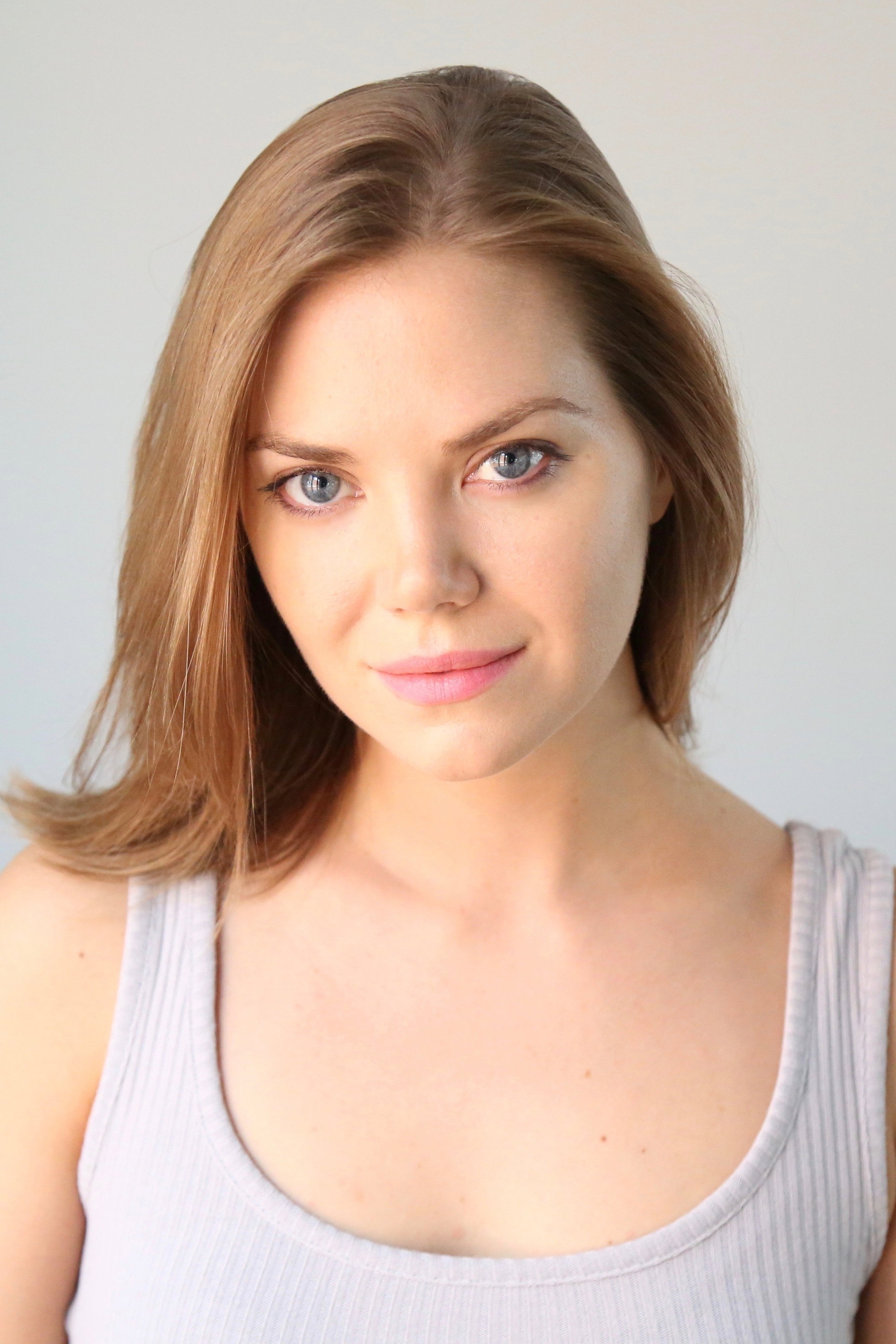 Nastassia Markiewicz as Western Union Girl in Lemonade