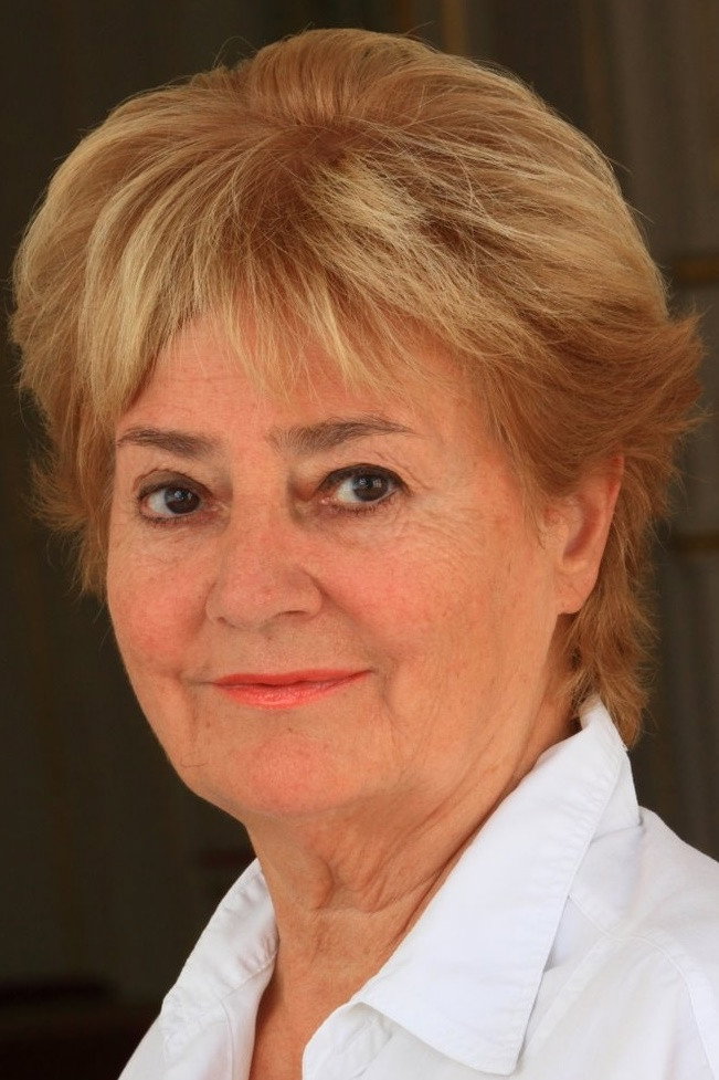 Sólyom Kati as mama in Zanox