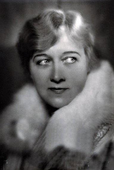 Louise Dresser as Ellen Clarke in Maid of Salem