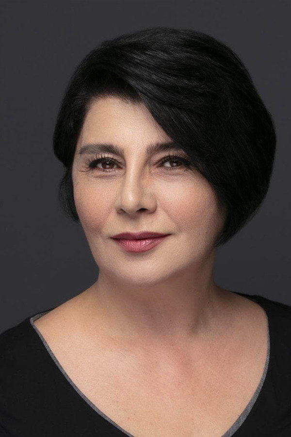Devrim Yakut as Solmaz in Şeref Bey