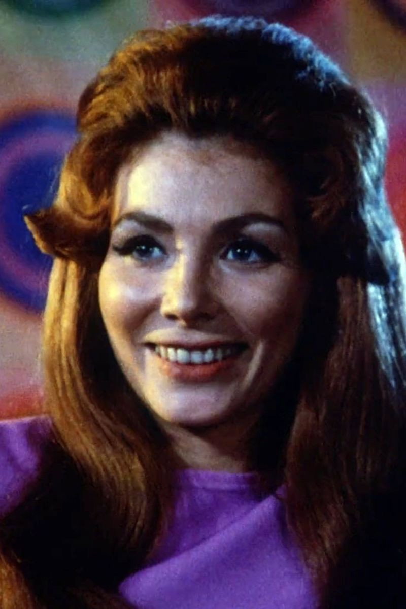 Julie Conners as Jane Sommers in Trader Hornee