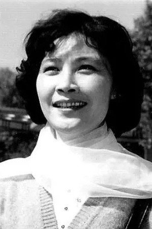Zhang Wenrong as 小萌奶奶 in 纸飞机
