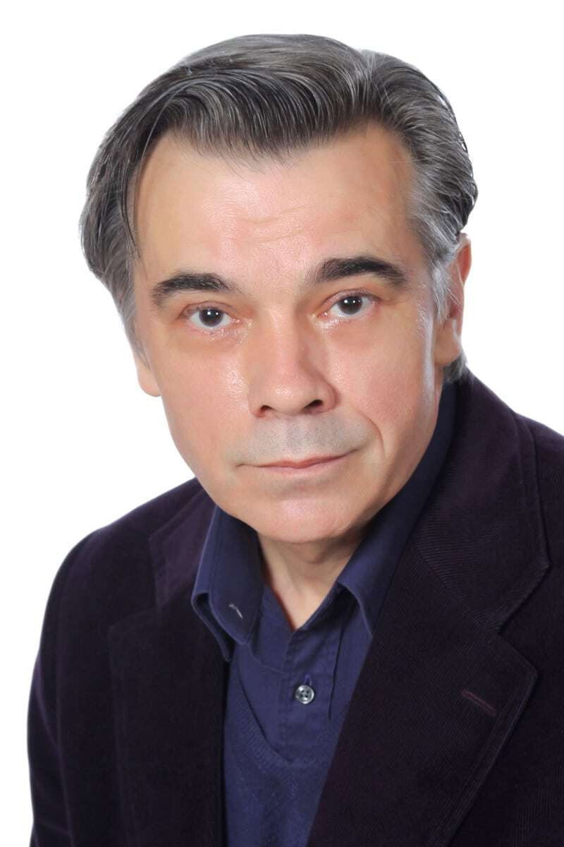 Александр Коршунов as Зубр in Cash Collectors