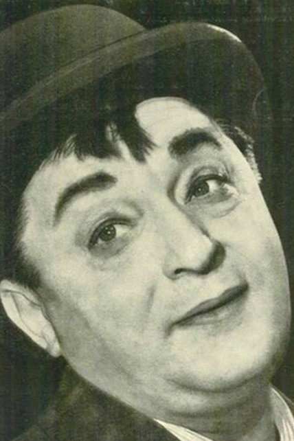 Florin Scărlătescu as Subprefectul in The Axe