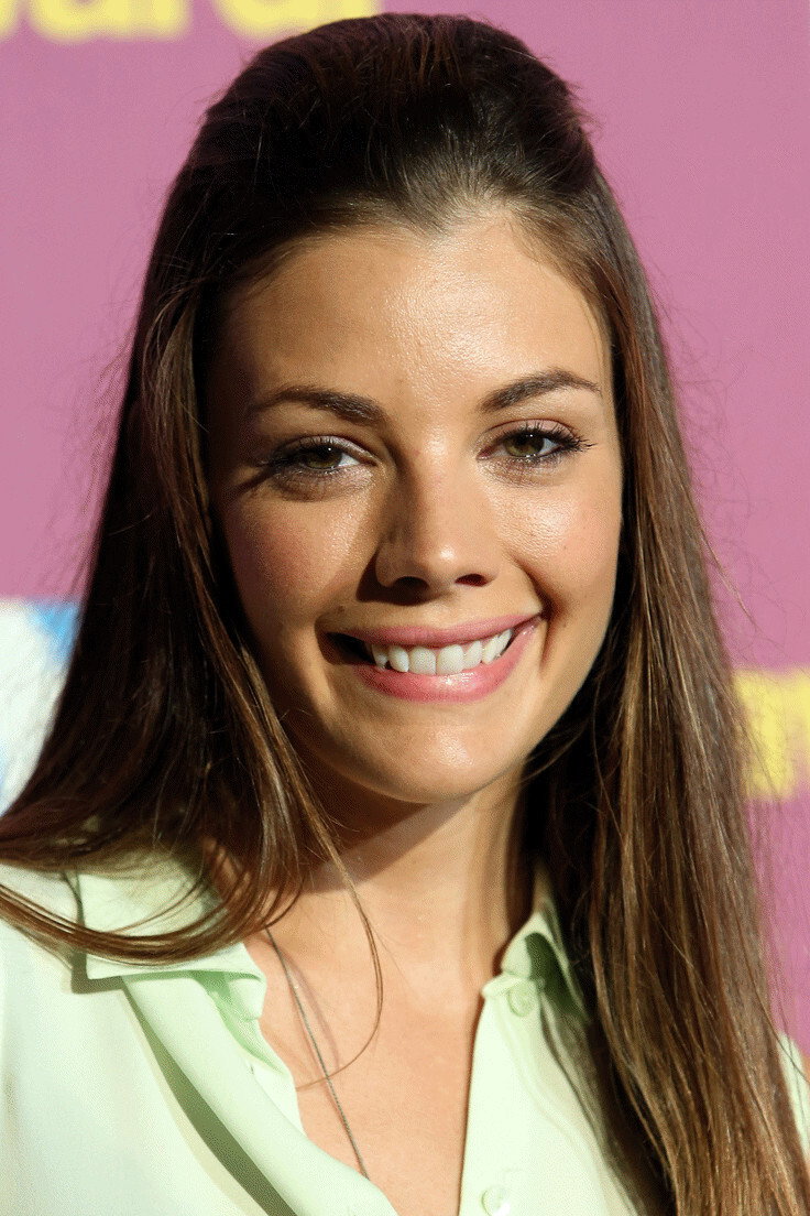 Sarah Habel as Daphne Glover in Underemployed