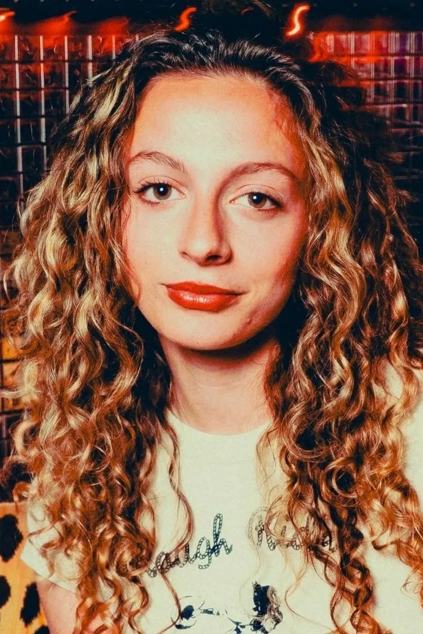 Julia DiCesare as Julia in Spooners