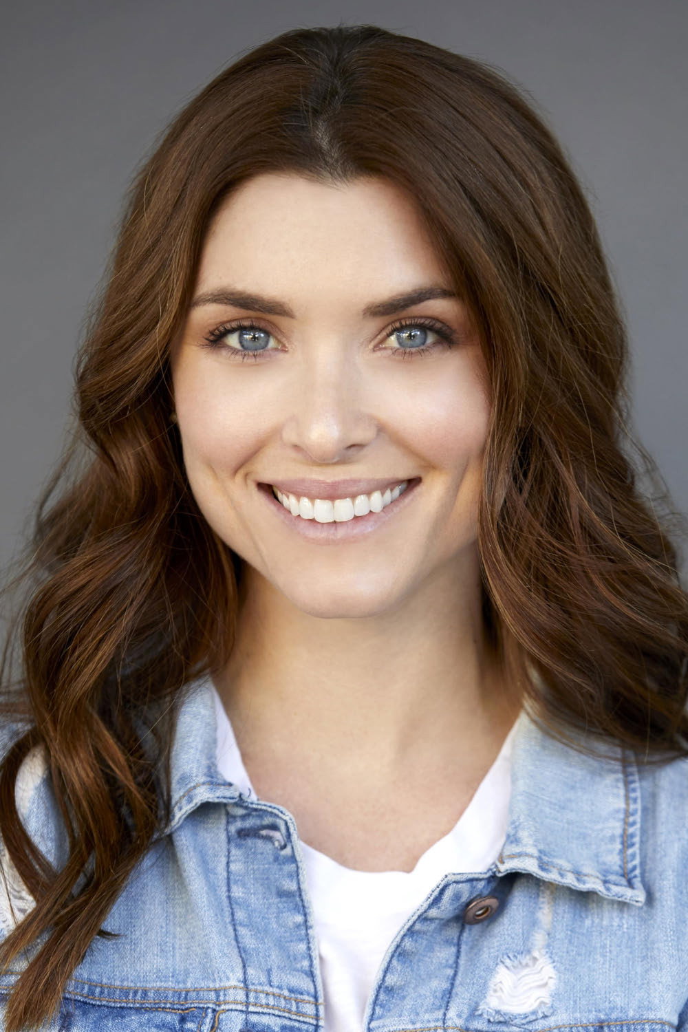 Ashley Wood as Julia Samson in A Christmas Switch
