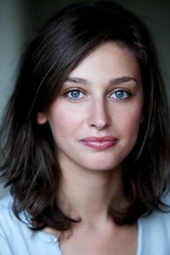 Louise Coldefy as Gabrielle in Dad Friend