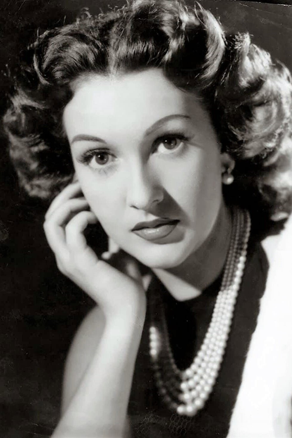 Amparo Rivelles as Doña Paula in La Regenta