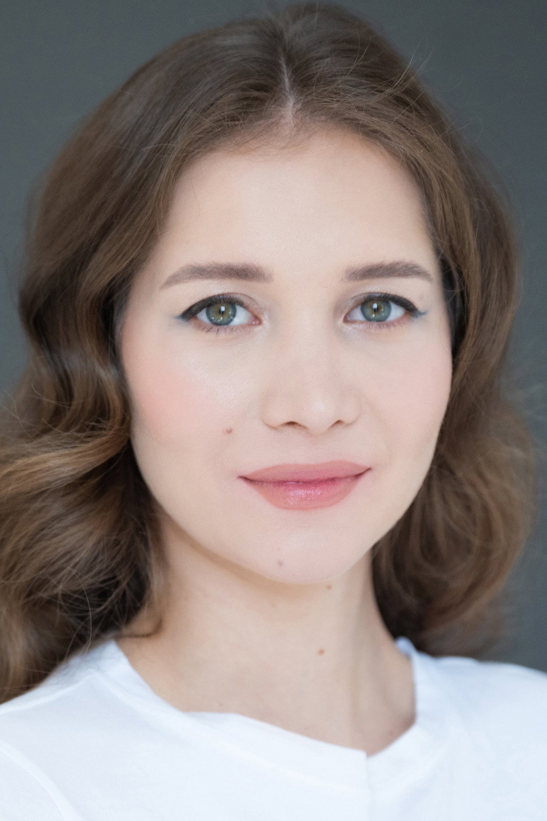 Ульяна Донскова as Anzhela in Family Ghost