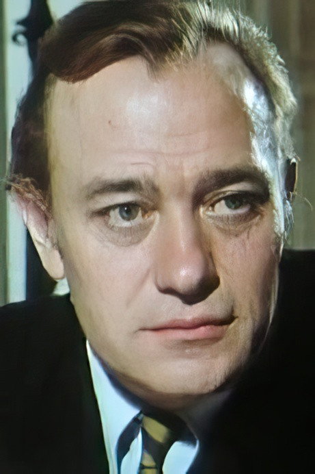 Claude Salez as Gendarme in La dévoreuse