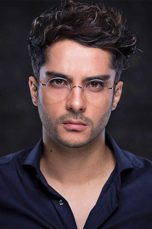 Saed Soheili as Saber in A Few Cubic Meters of Love