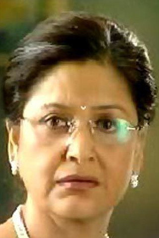 Maya Alagh as Vicky's mom in Mere Jeevan Saathi