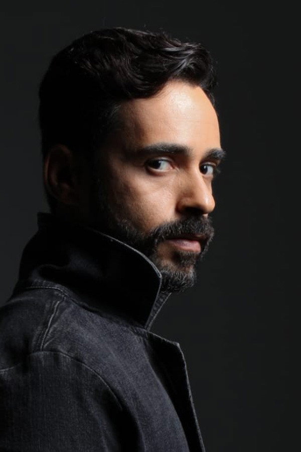 Nando Almeida as Miguel in O Monstro do Sertão