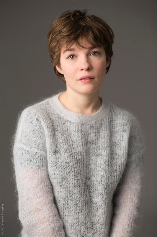 Sarah Brannens as Lisa in The Cure