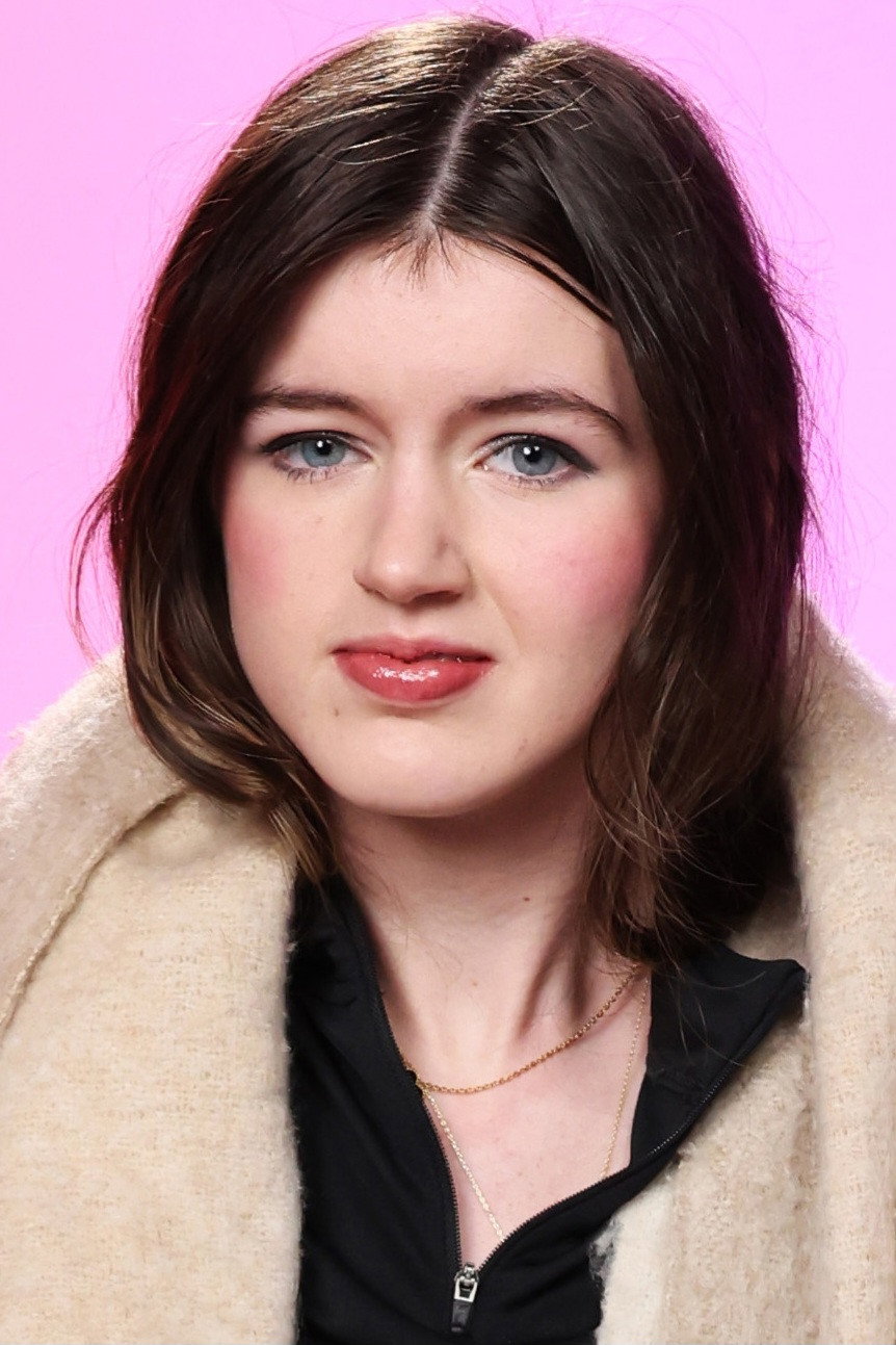 Phoebe-Rae Taylor as Melody Brooks in Out of My Mind