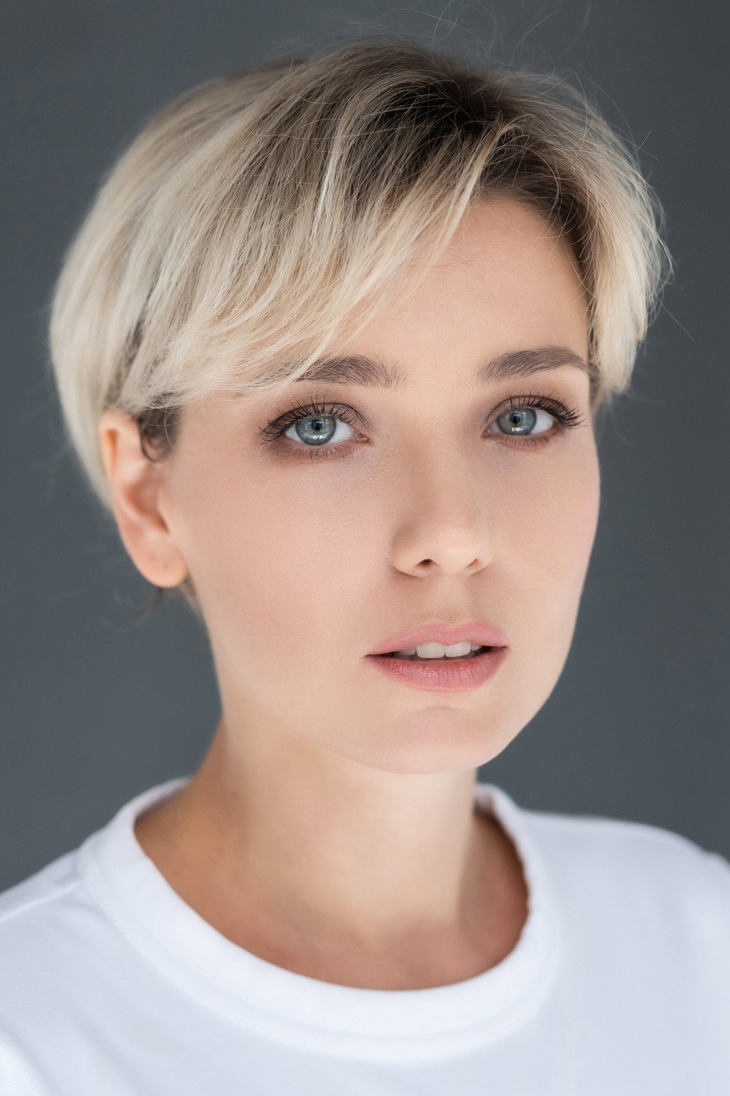 Елена Полянская as Олеся Верба in Makarov and The Girls