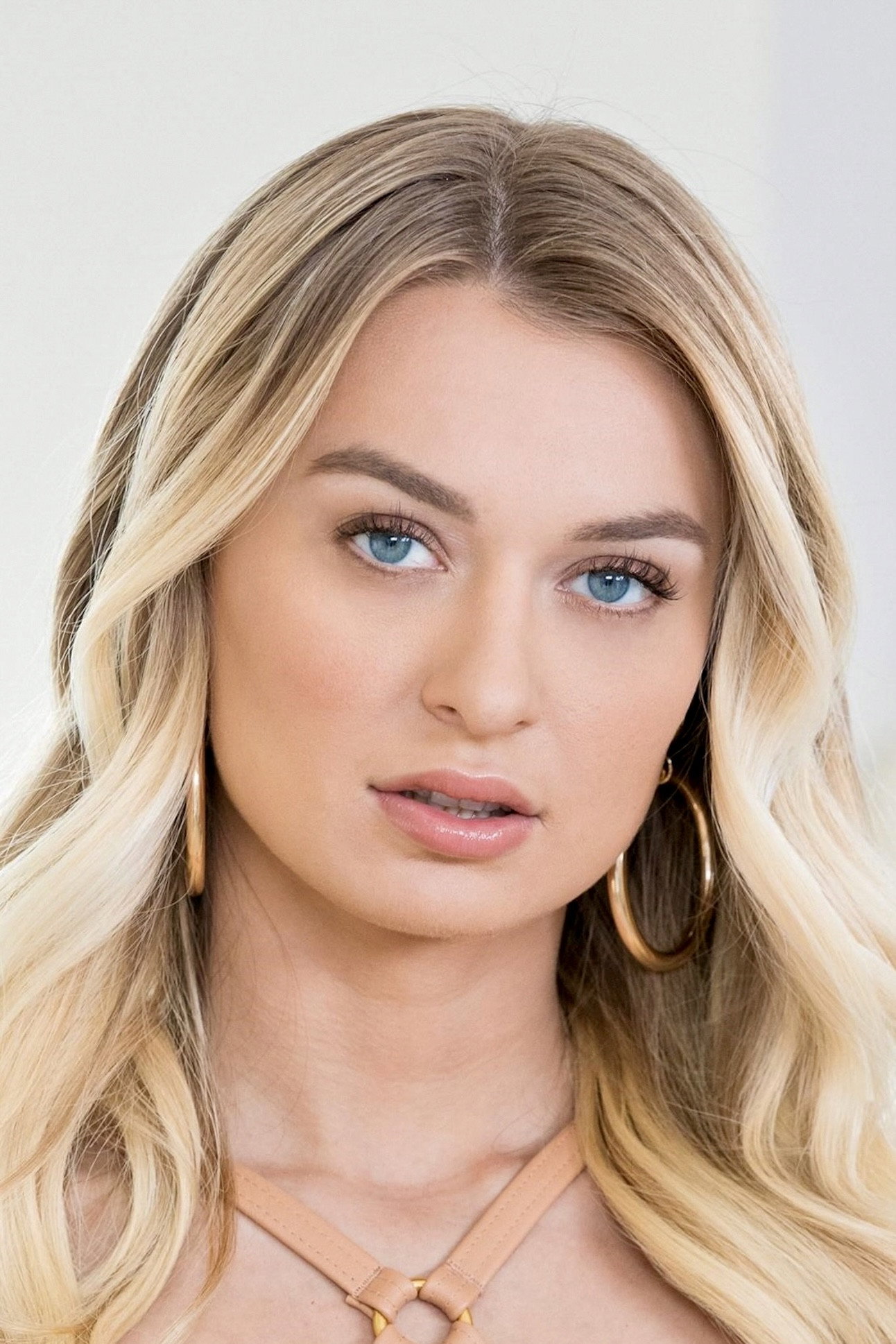 Natalia Starr as (archive footage) in 100% Facials