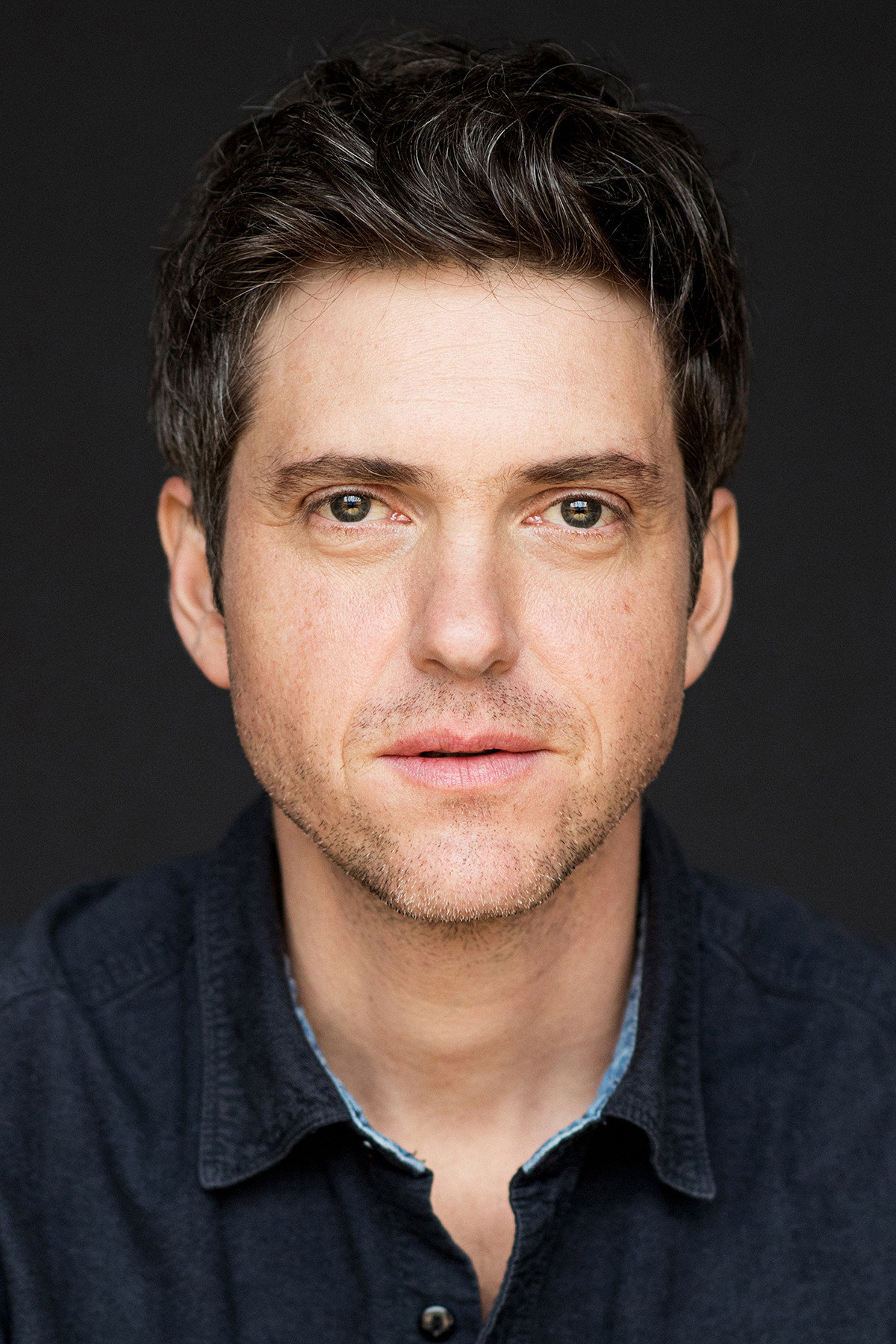 Maxim Gaudette as Fred in 5e Rang