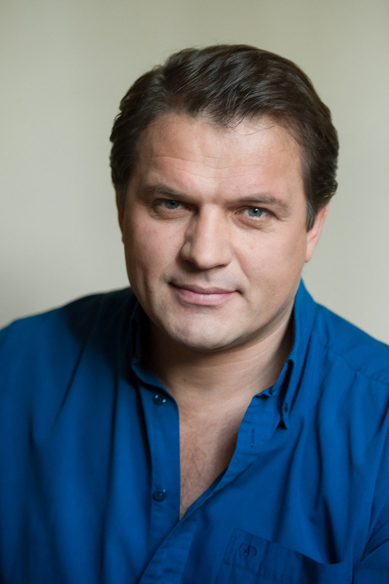 Андрей Биланов as Тосик, охранник in Ундина