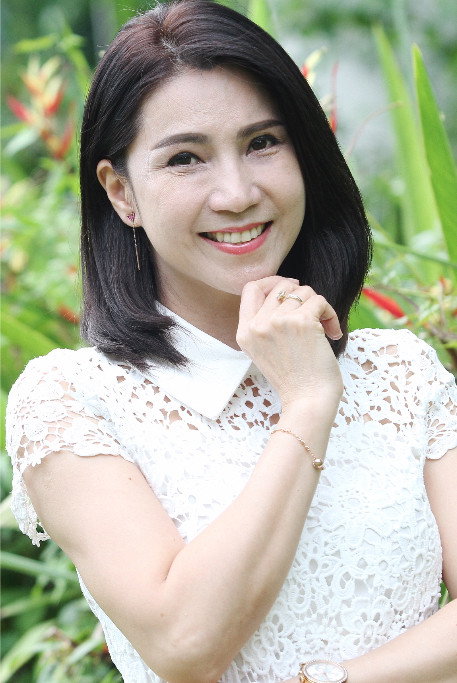 Angela Chan as Yue Feng in Ice Kacang Puppy Love