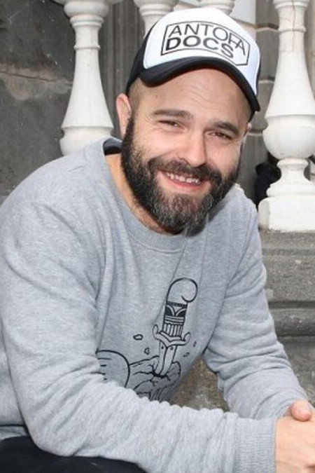 David Pantaleón as Arturo in White on White