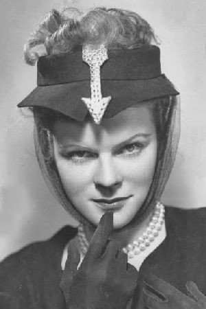 Cathleen Cordell as Mrs. Bennett in Dark Mirror