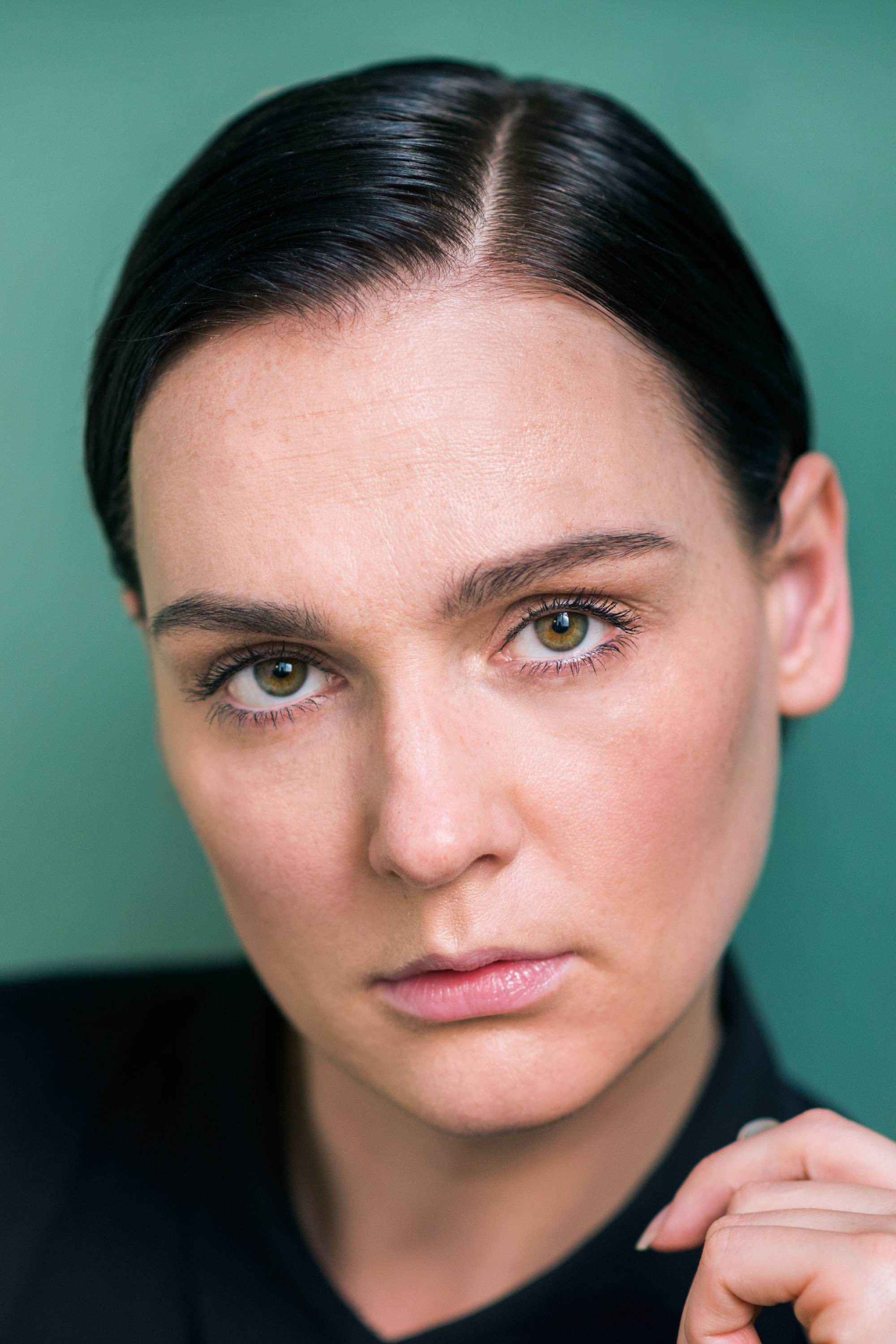 Valentina Alexeeva as Natasja in Headhunters