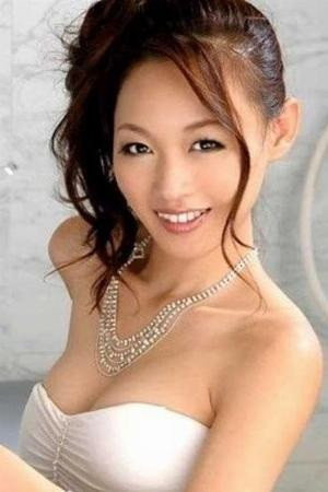 宮村恋 as Maki in Rape Zombie: Lust of the Dead 3