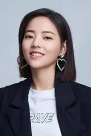 Vivienne Tien as Yun Qing in The Litchi Road