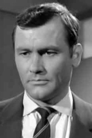 Harry Pietzsch as Leutnant Märzenbecher in Ghosts under the Ferris Wheel