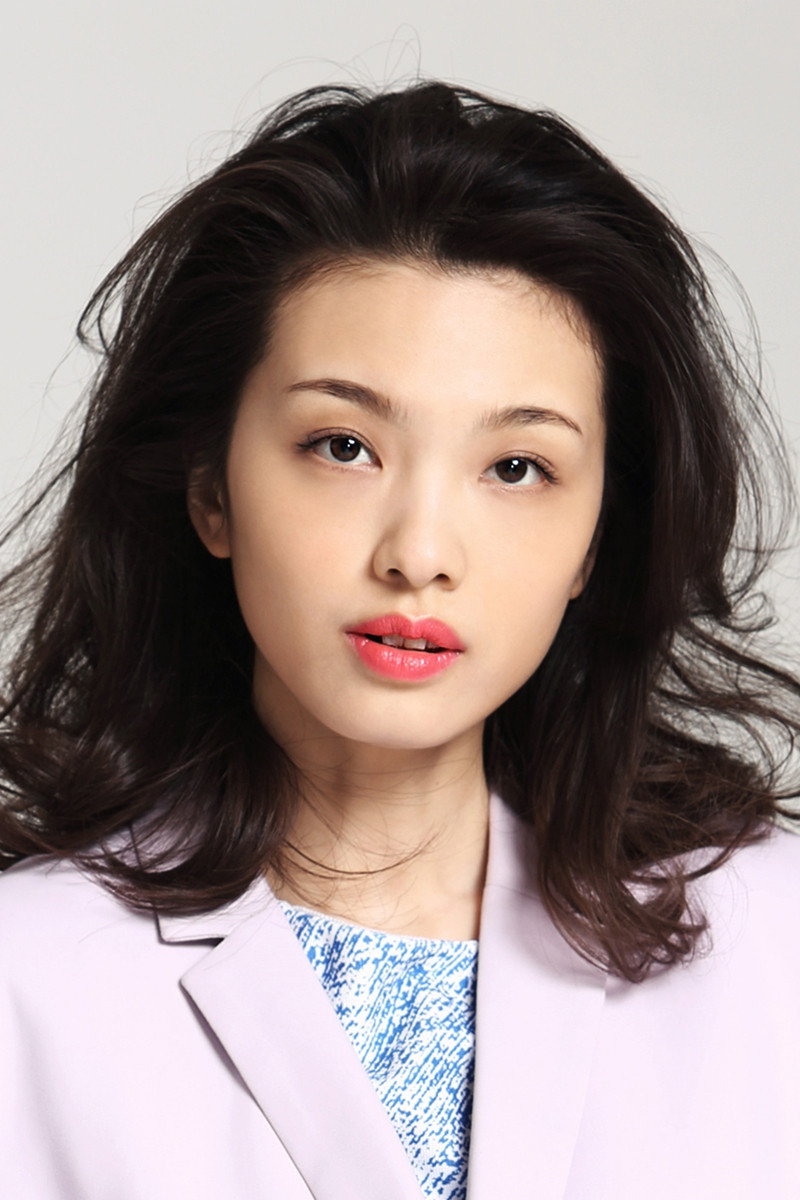 张杨智子 as Fang Kan in River Flows To You