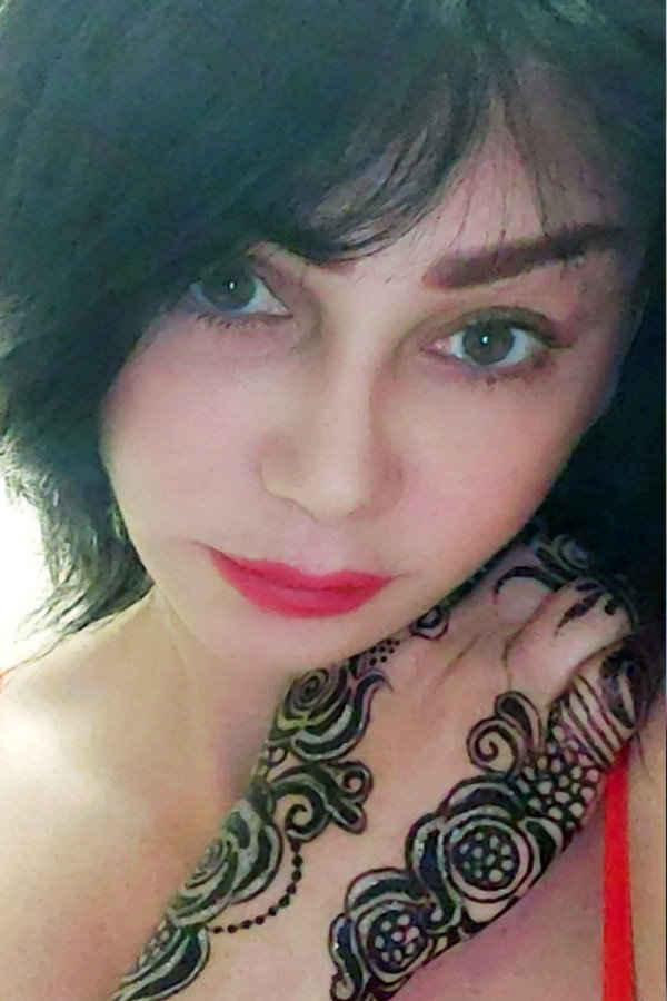 Kainaaz Pervees as Nancy in Ghutan