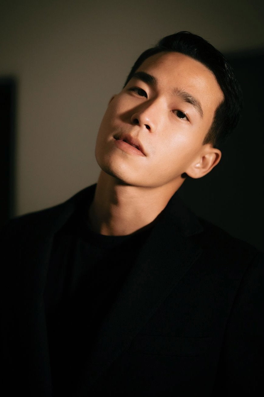 อวัช รัตนปิณฑะ as Aof in I Hate You, I Love You