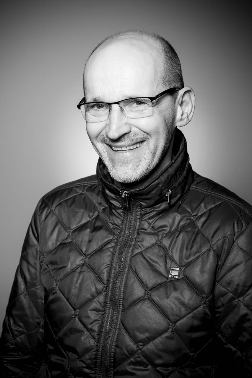 Zsótér Sándor as András in Miss Arizona