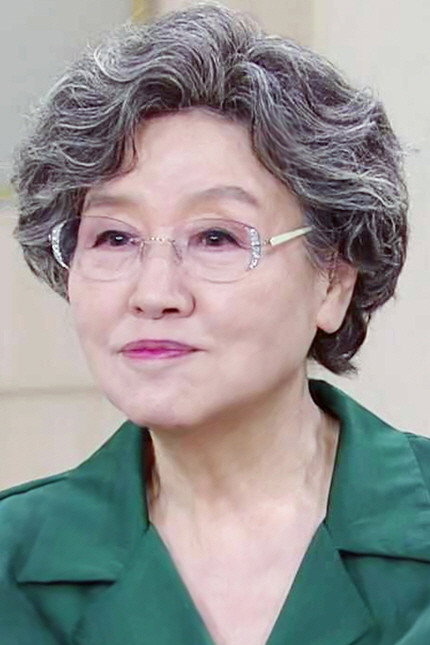 반효정 as Jeong Hyo-seon in My Dearest Nemesis