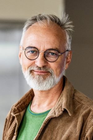 Björn Kjellman as David Holst in Four More Years