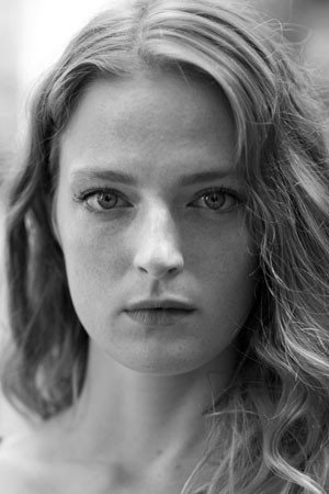 Anna Manuelli as Sonia in Atlas